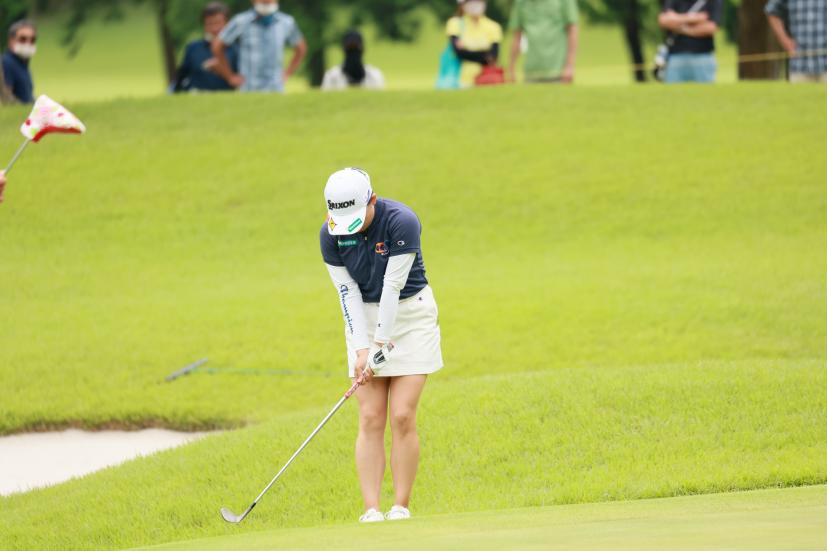 勝みなみのウェッジスイング（アプローチ）連続写真【CATレディス2022】