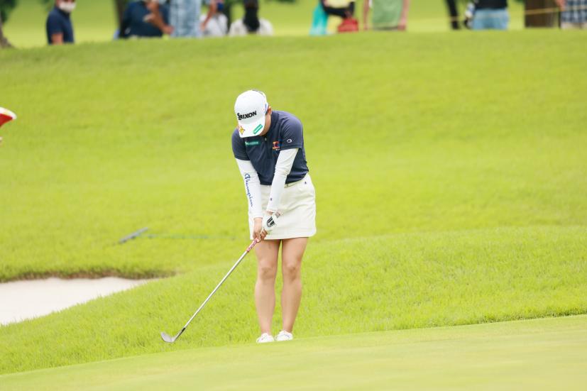 勝みなみのウェッジスイング（アプローチ）連続写真【CATレディス2022】