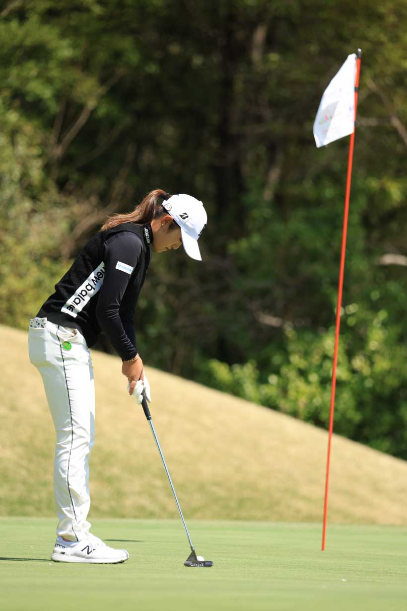 稲見萌寧パッティングストローク（後方）