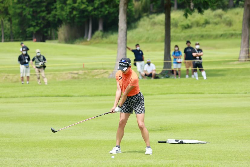 岩井千怜のフェアウェイウッドスイング（正面）連続写真【CATレディス2022】