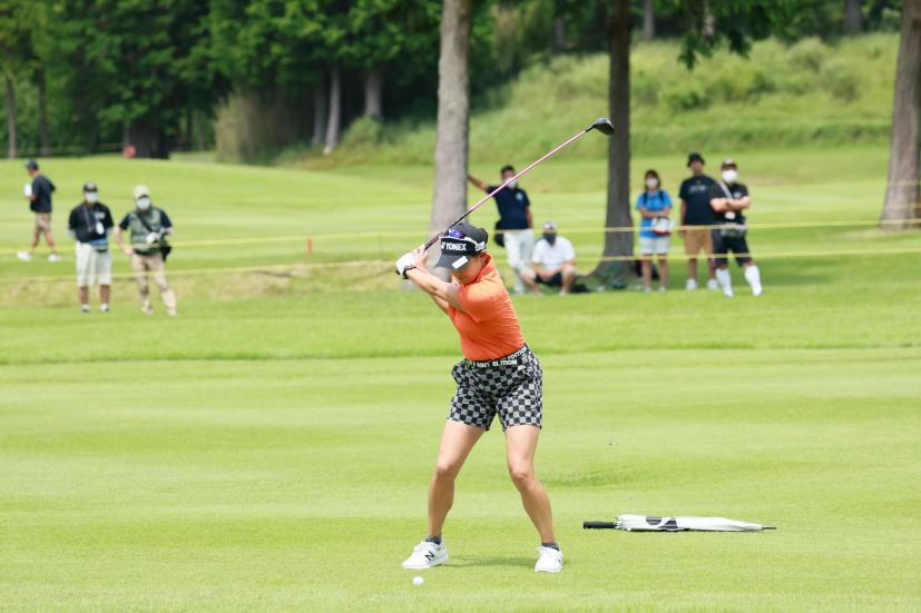 岩井千怜のフェアウェイウッドスイング（正面）連続写真【CATレディス2022】