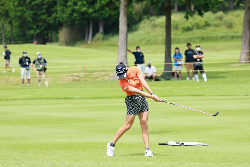 岩井千怜のフェアウェイウッドスイング（正面）連続写真【CATレディス2022】