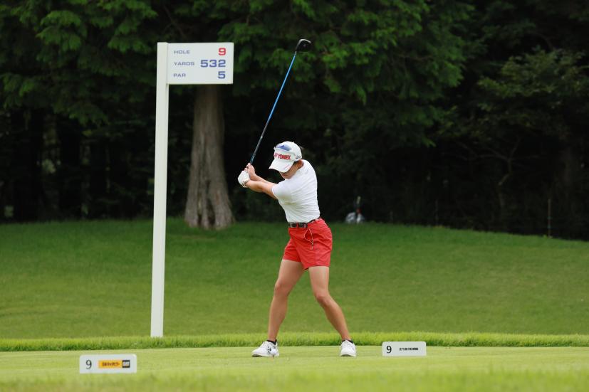 岩井千怜のドライバースイング（正面）連続写真【CATレディス2022】