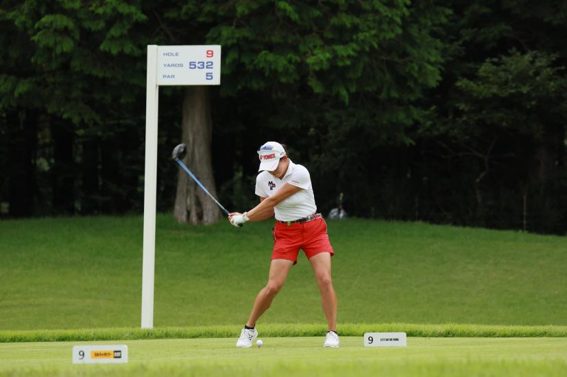 岩井千怜のドライバースイング（正面）連続写真【CATレディス2022】