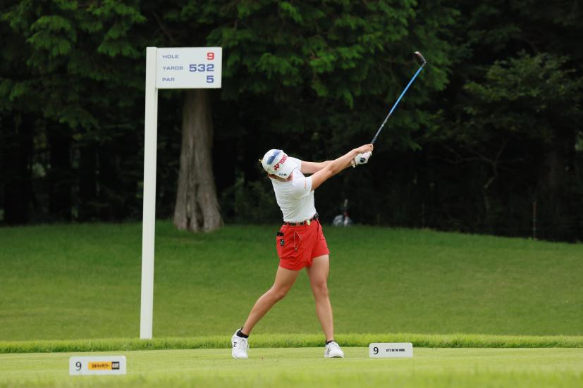 岩井千怜のドライバースイング（正面）連続写真【CATレディス2022】