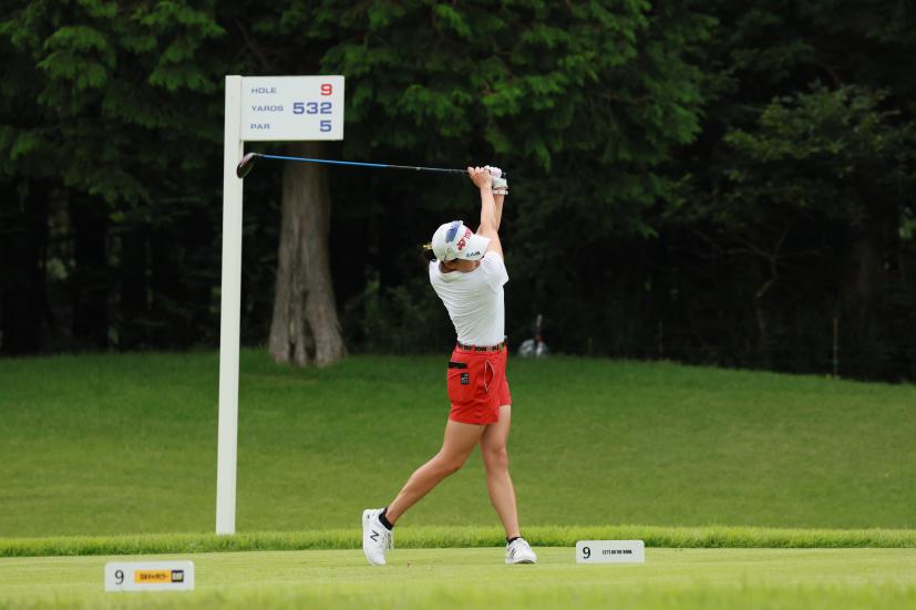 岩井千怜のドライバースイング（正面）連続写真【CATレディス2022】