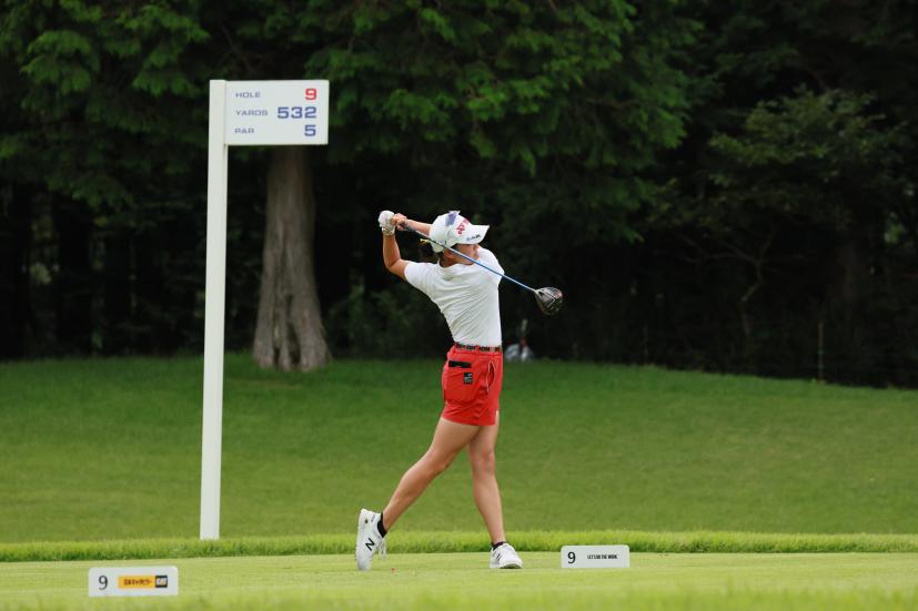 岩井千怜のドライバースイング（正面）連続写真【CATレディス2022】