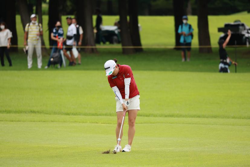 勝みなみのウェッジスイング（アプローチ）連続写真【CATレディス2022】