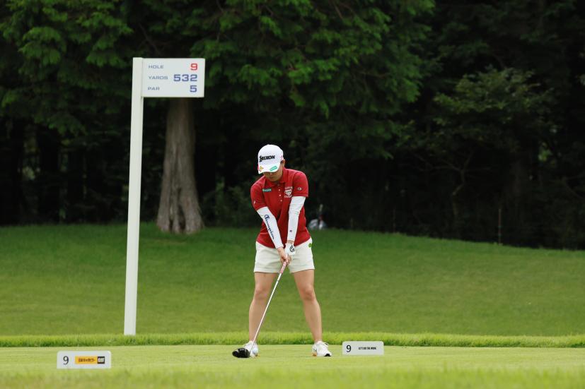 勝みなみのドライバースイング（正面）連続写真【CATレディス2022】