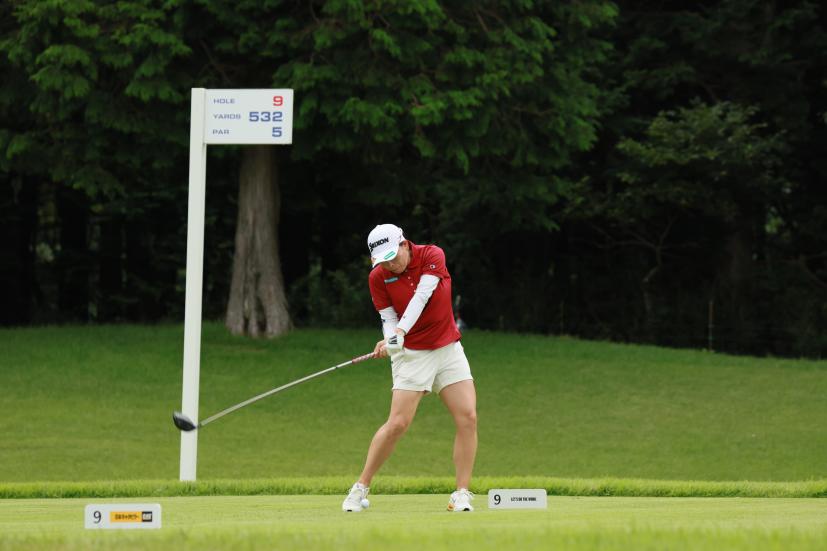 勝みなみのドライバースイング（正面）連続写真【CATレディス2022】