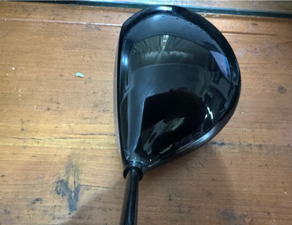 可変ロフトで言う”Higher”　左からシャフトが入った状態。フェースが閉じる。