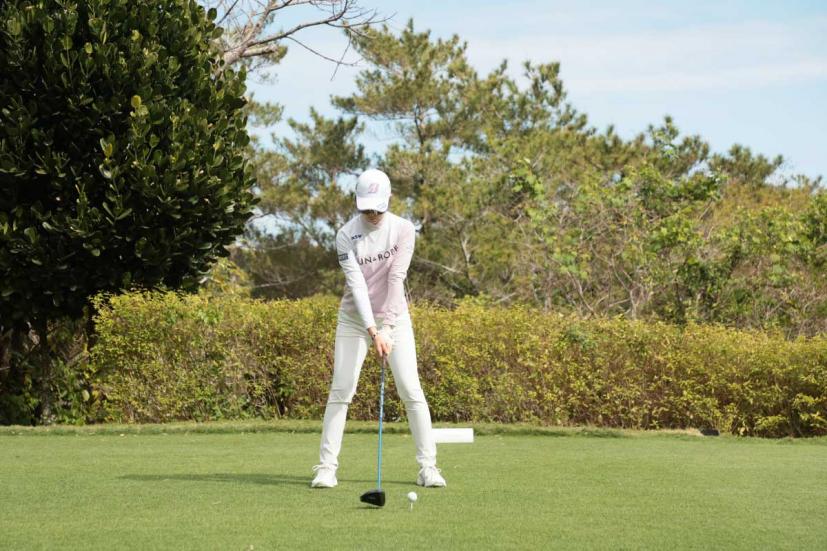 三ヶ島かなのドライバースイング