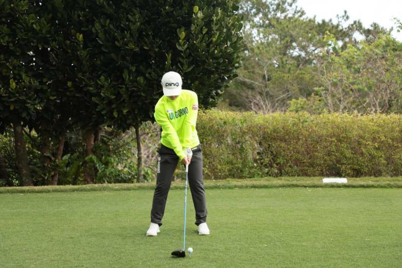 宮澤美咲ドライバースイング