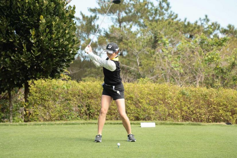 大里桃子のドライバースイング