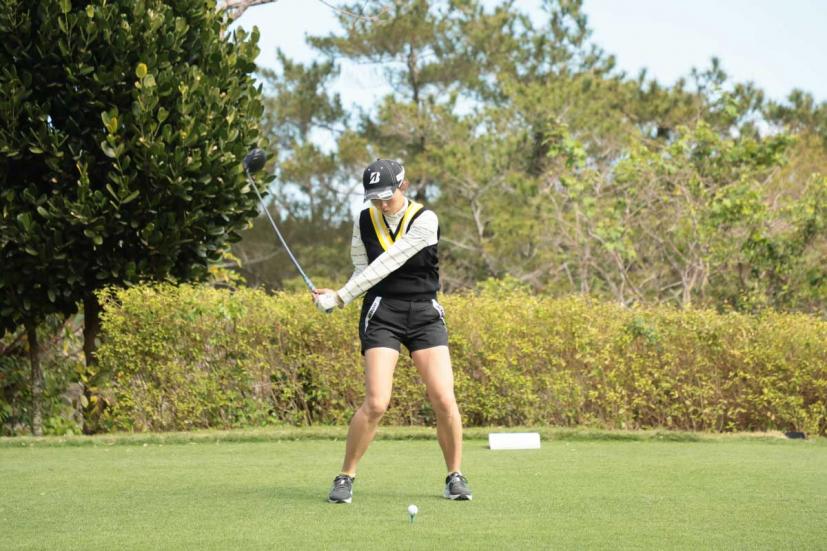 大里桃子のドライバースイング