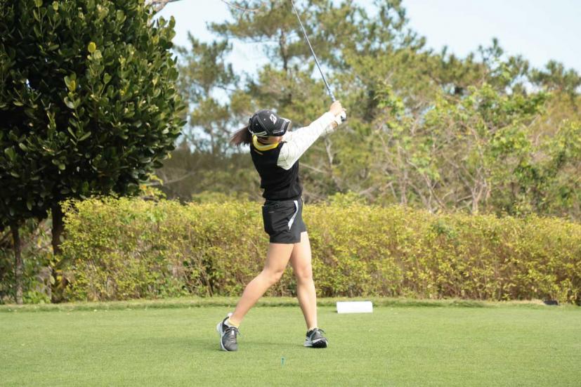 大里桃子のドライバースイング