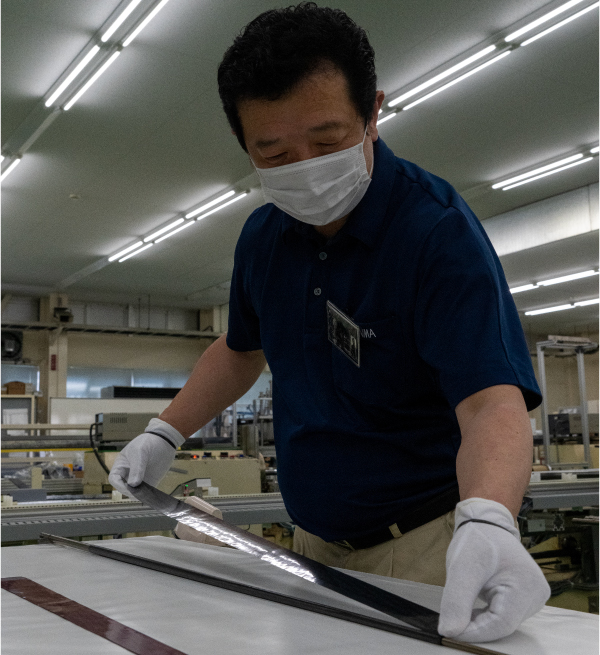 本間ゴルフの酒田工場,手作業