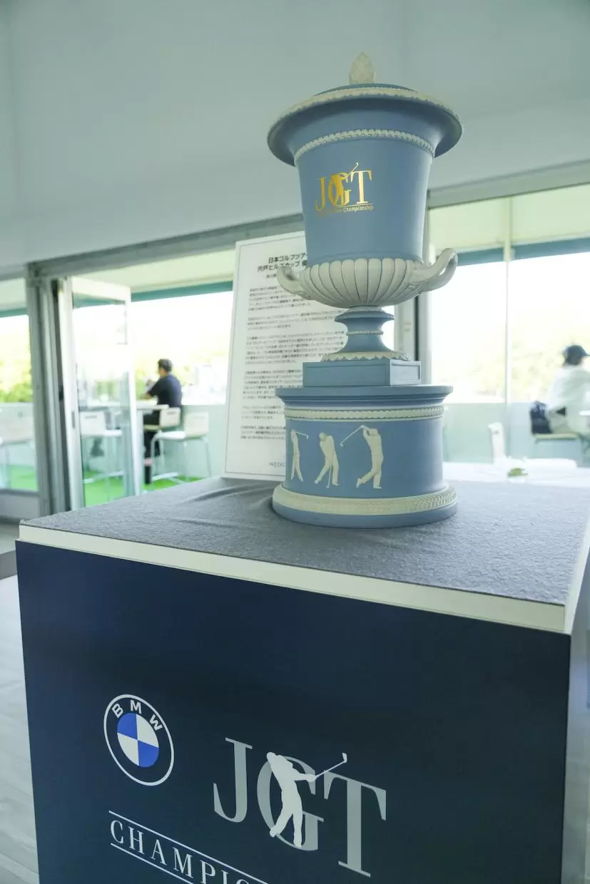 BMW,大会トロフィー