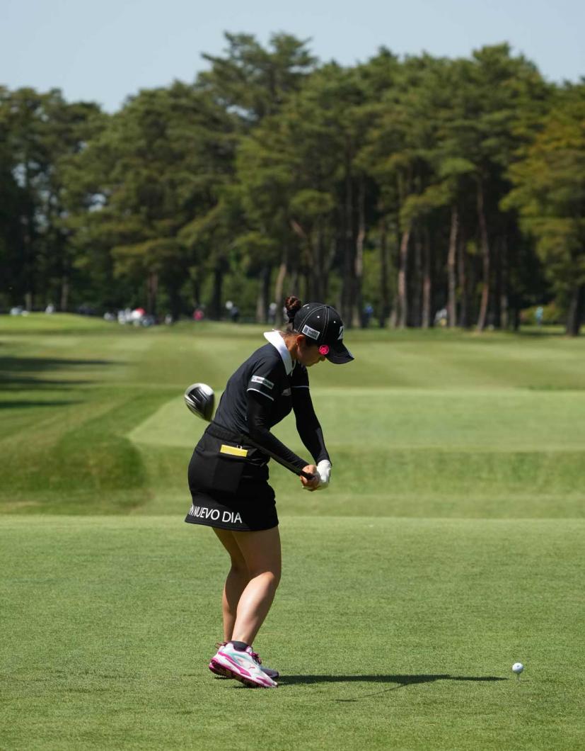 川﨑春花のドライバースイング