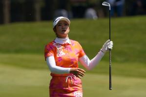 原英莉花のアイアンスイング