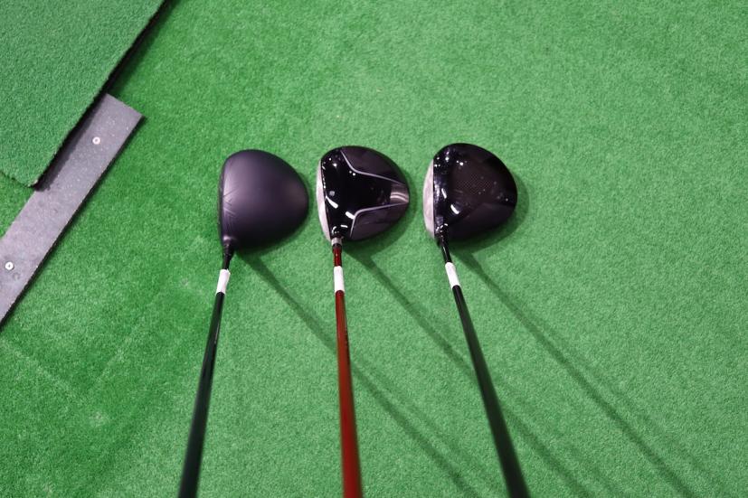 左からキャロウェイゴルフ XR、テーラーメイド ゴルフ バーナー、プロギア RS5/RS