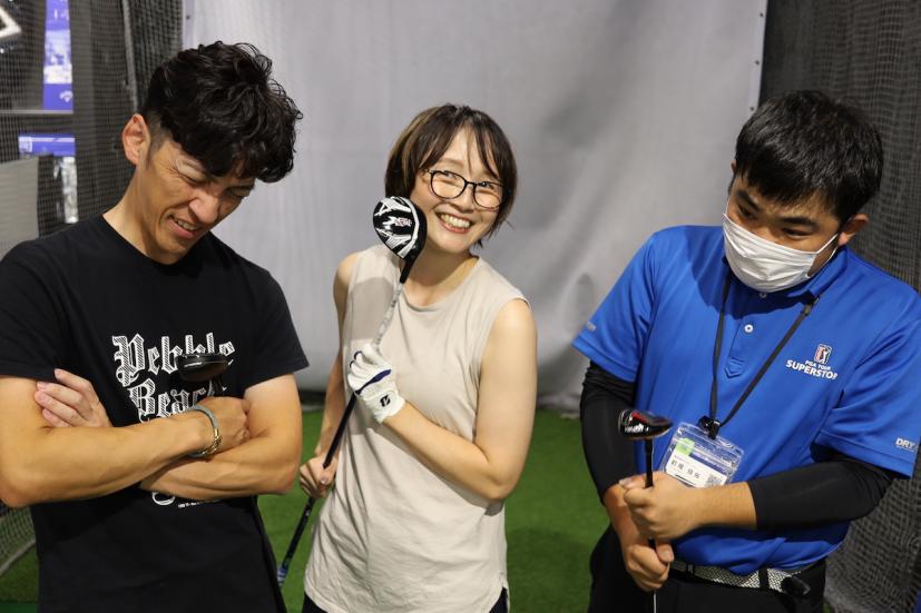 UTか5番ウッドか、悩む名取さんと釘尾さん。うれしい私