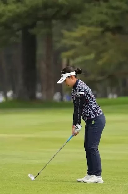 アイアンスイング（斜め前方）