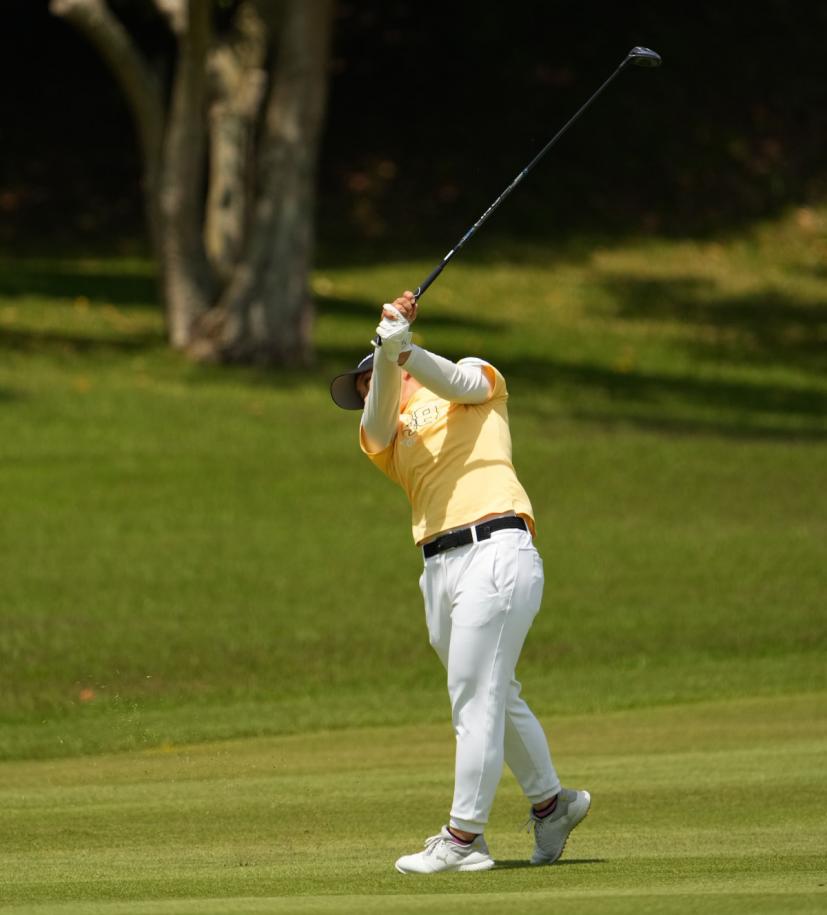 西郷真央のフェアウェイウッドスイング