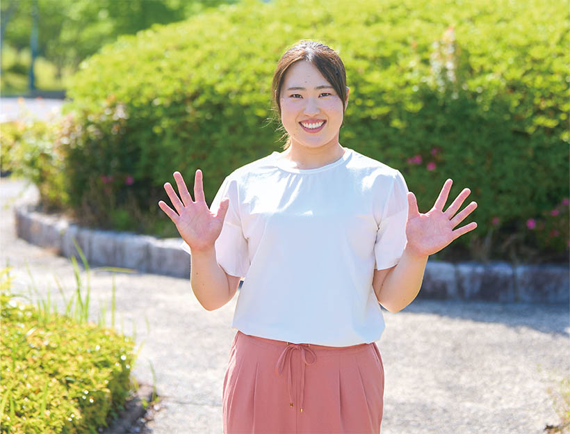 実家はゴルフショップ。プロゴルファーだった母の飛距離を中学生で抜いた。