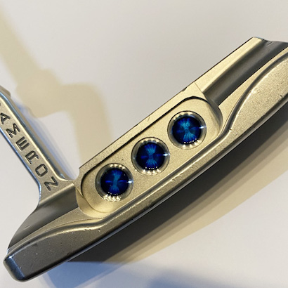 このように透明感のあるブルーになりました。