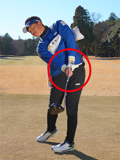 フェースが返りすぎる人にとっては腕のローテーションを抑えることが目的となる。