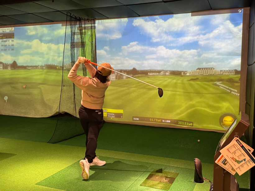 女子プロ,本間ゴルフ,シミュレーションラウンド,インドア,イベント,吉川桃