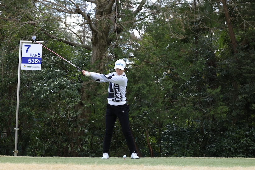 堀琴音,ドライバー,スイング,連続