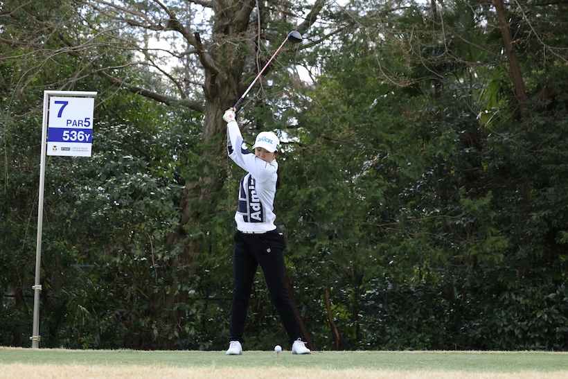 堀琴音,ドライバー,スイング,連続