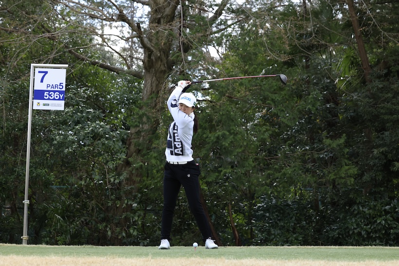 堀琴音,ドライバー,スイング,連続