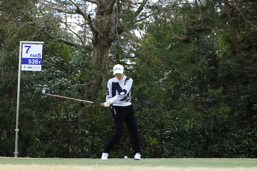 堀琴音,ドライバー,スイング,連続