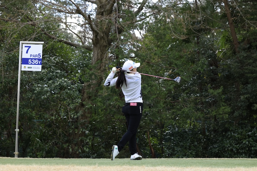 堀琴音,ドライバー,スイング,連続