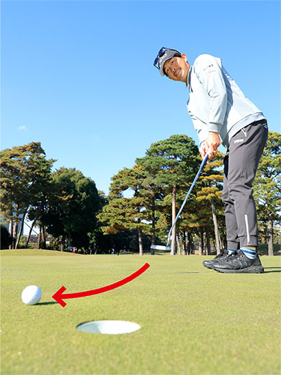 カップの右に外してしまうミスが多い人はBのグースネックタイプがオススメ。