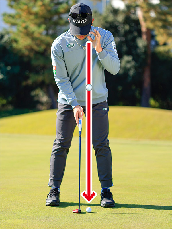 ボールをセットし、左目からボールを落として2個のボールが当たるかどうかも確かめてみよう。